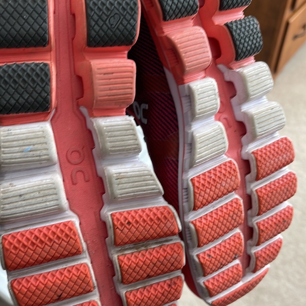 Oncloud Sneakers - image 5